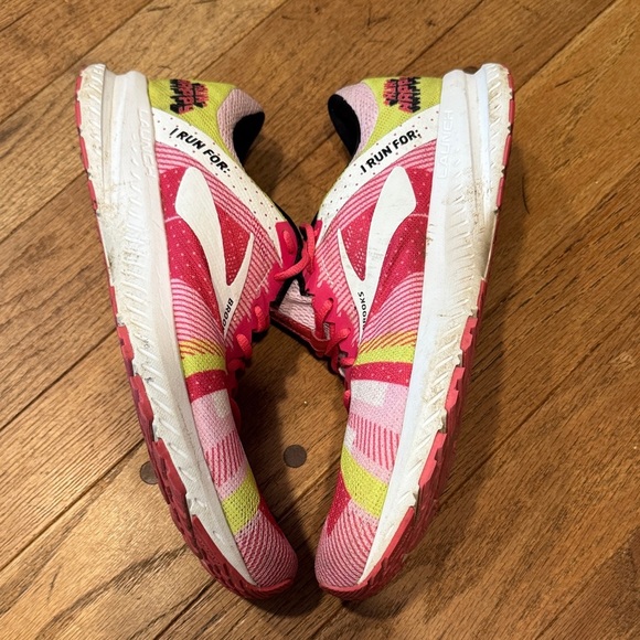 Brooks Launch 5 Running Shoes | Neon Pink & Yellow Lightweight Trainers - Picture 2 of 4
